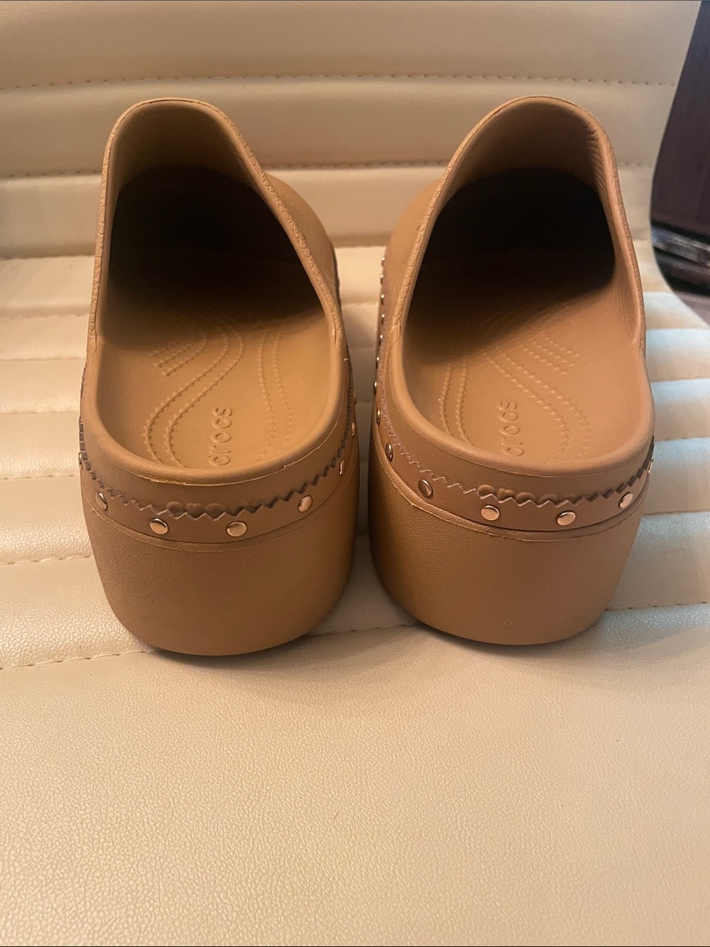 CROCS Platform Classic Tan  Clogs - Picture 6 of 9
